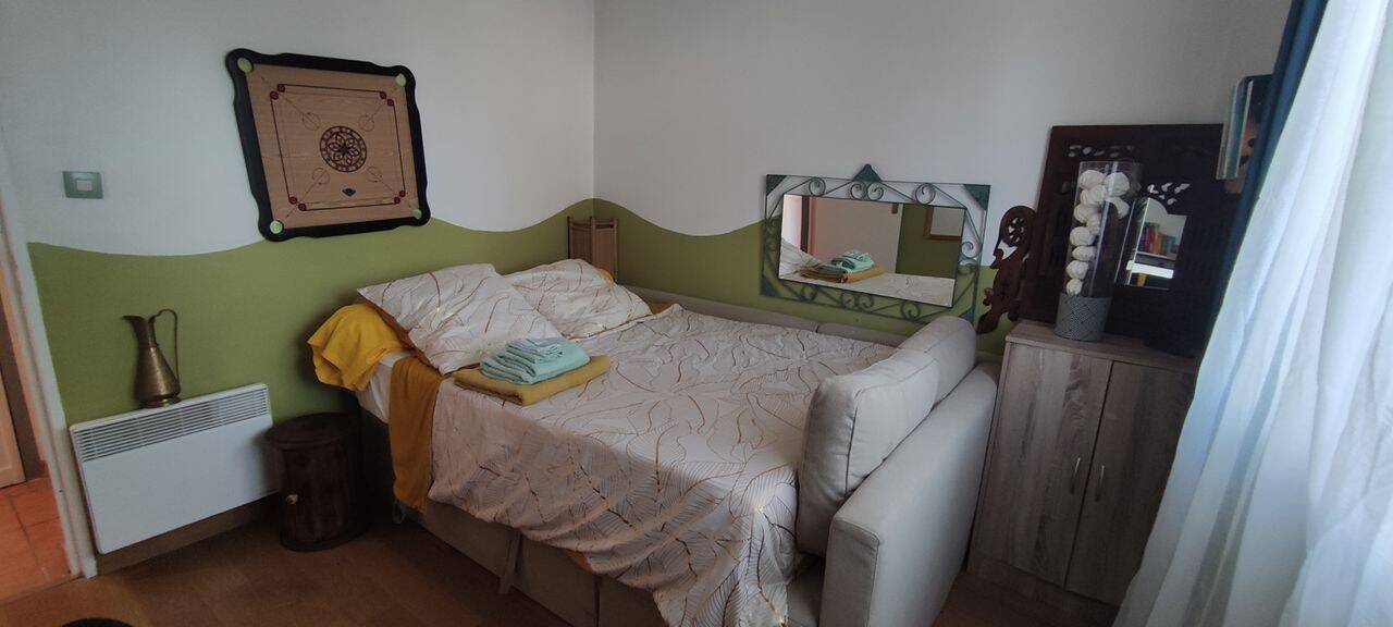Appartement 1 pièce 10 m² · à La Roque-d'Anthéron · 10 m² · 400 €/mois