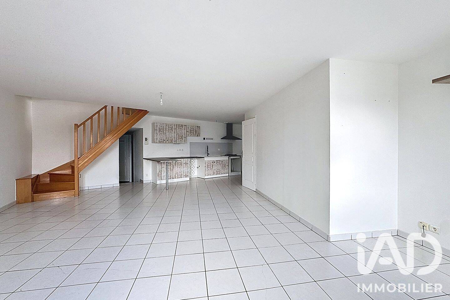 Appartement 4 pièces 90 m² · à Courçon · 90 m² · 950 €