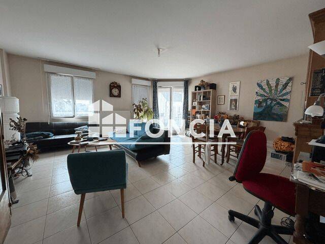 Appartement 4 pièces 96 m² · à Chartres · 95,7 m² · 900 €/mois
