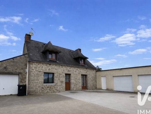 Maison à vendre 209 990 € 8 pièces 4 chambres 120 m² 3 947 m² de terrain Maure-de-Bretagne 35330