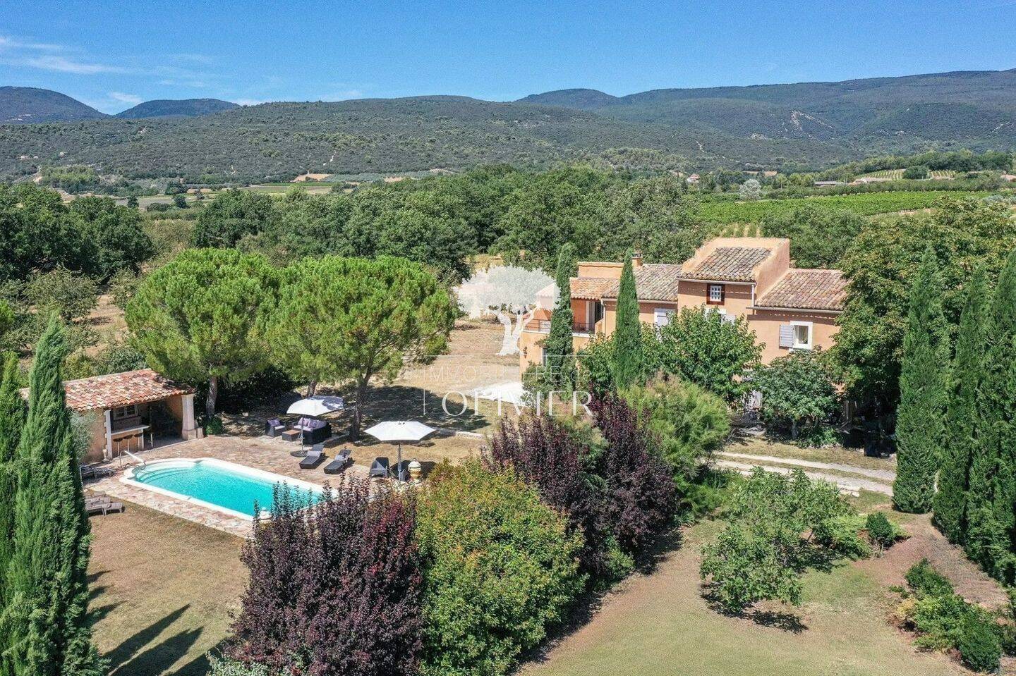 Maison 7 pièces 270 m² · à Villars · 270 m² · 1 090 000 €