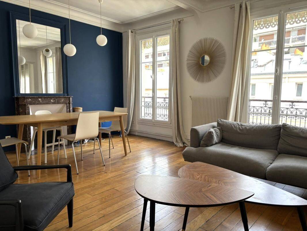 Appartement 4 pièces 93 m² · à Paris 11ème Arrondissement · 92,5 m² · 2 990 €
