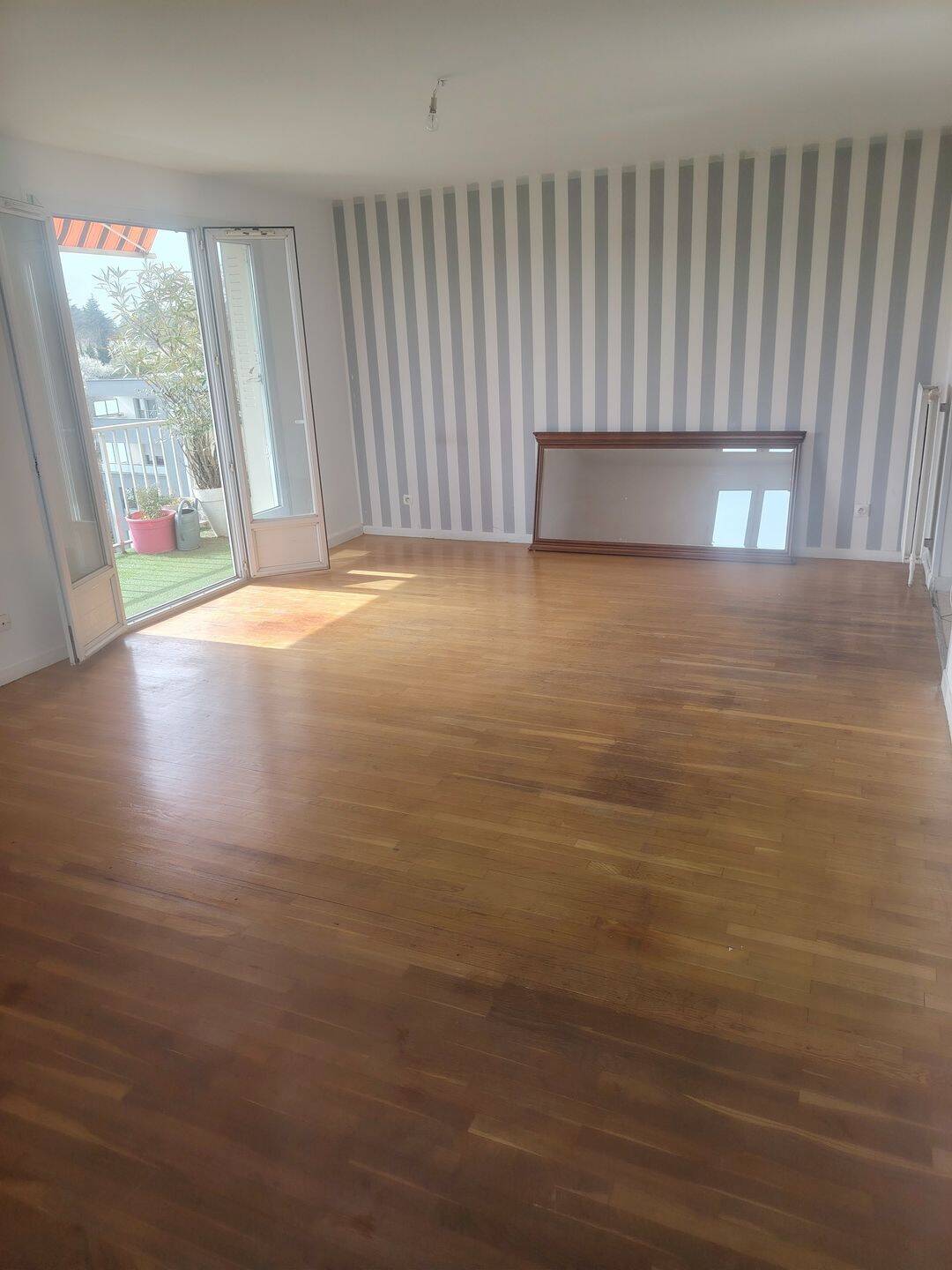 Appartement 3 pièces 81 m² · à Vénissieux · 81 m² · 1 000 €/mois
