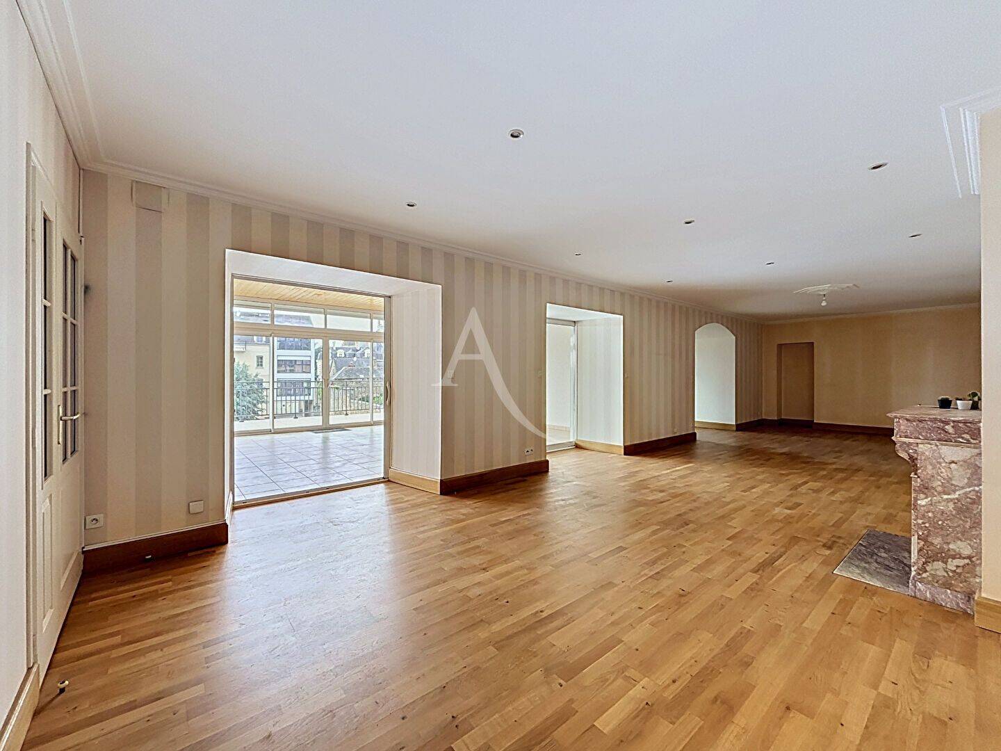 Appartement 5 pièces 180 m² · à Château-Gontier-sur-Mayenne · 180 m² · 309 900 €