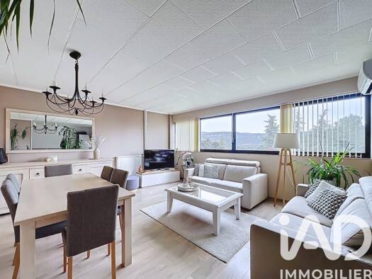 Appartement à vendre 86 000 € 4 pièces 3 chambres 80 m² Étage 1/8 Centre Nord Apt 84400