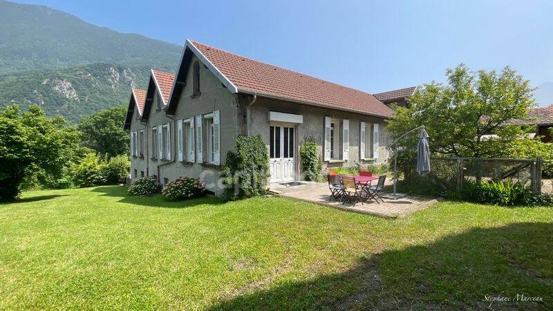 Maison 12 pièces 450 m² · à Saint-Rémy-de-Maurienne · 450 m² · 549 000 €