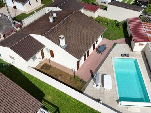 Maison de plain-pied à vendre 199 000 € 1 pièce 3 chambres 105 m² 584 m² de terrain Roches-sur-Marne 52410