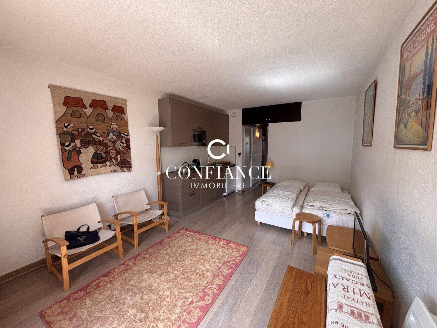 Appartement 1 pièce 27 m² · à Saint-Étienne-de-Tinée · 26,9 m² · 715 €