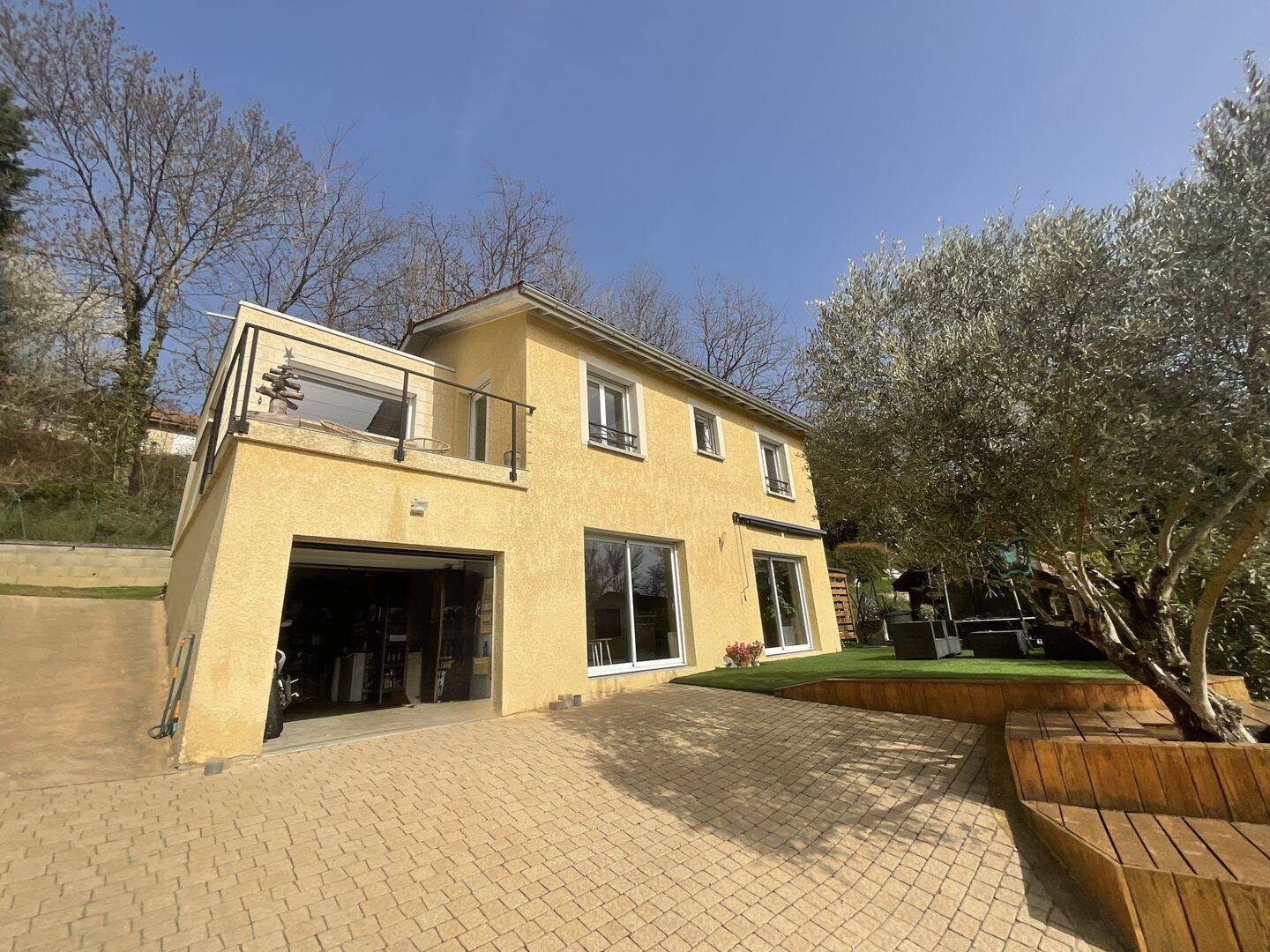 Maison 5 pièces 120 m² · à Bourgoin-Jallieu · 120 m² · 350 000 €
