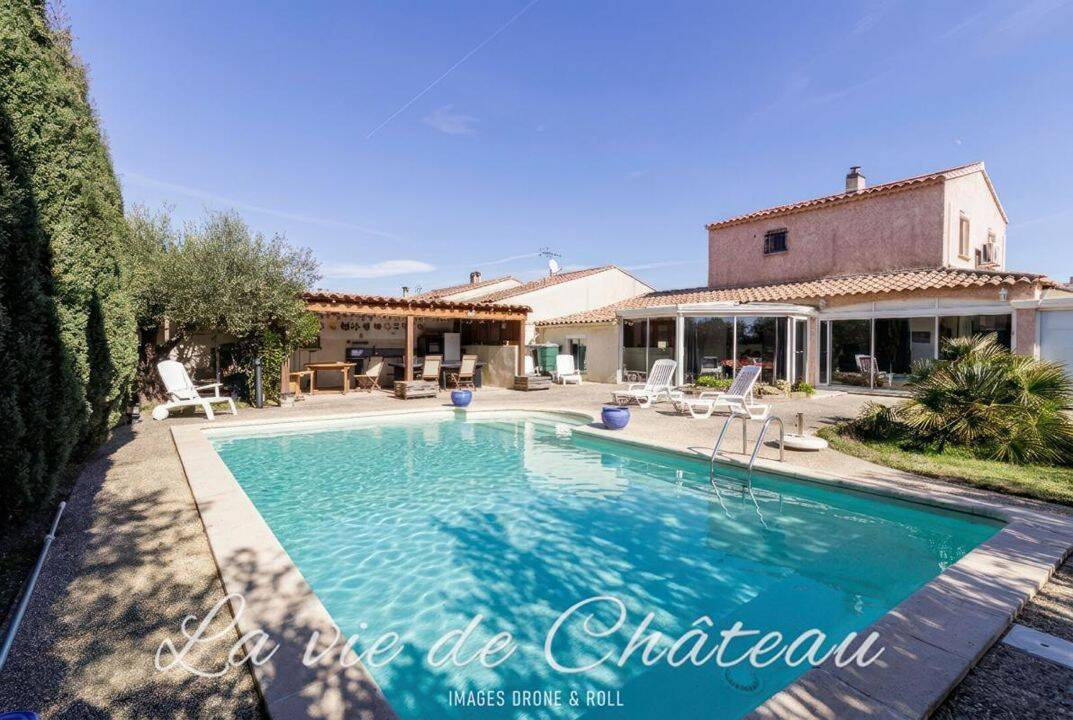 Maison 6 pièces 137 m² · à Remoulins · 137 m² · 370 000 €