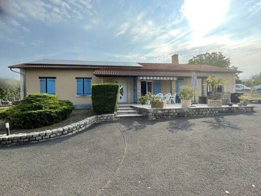 Maison à vendre 330 000 € 5 pièces 4 chambres 120 m² 2 169 m² de terrain Bas-et-Lezat 63310