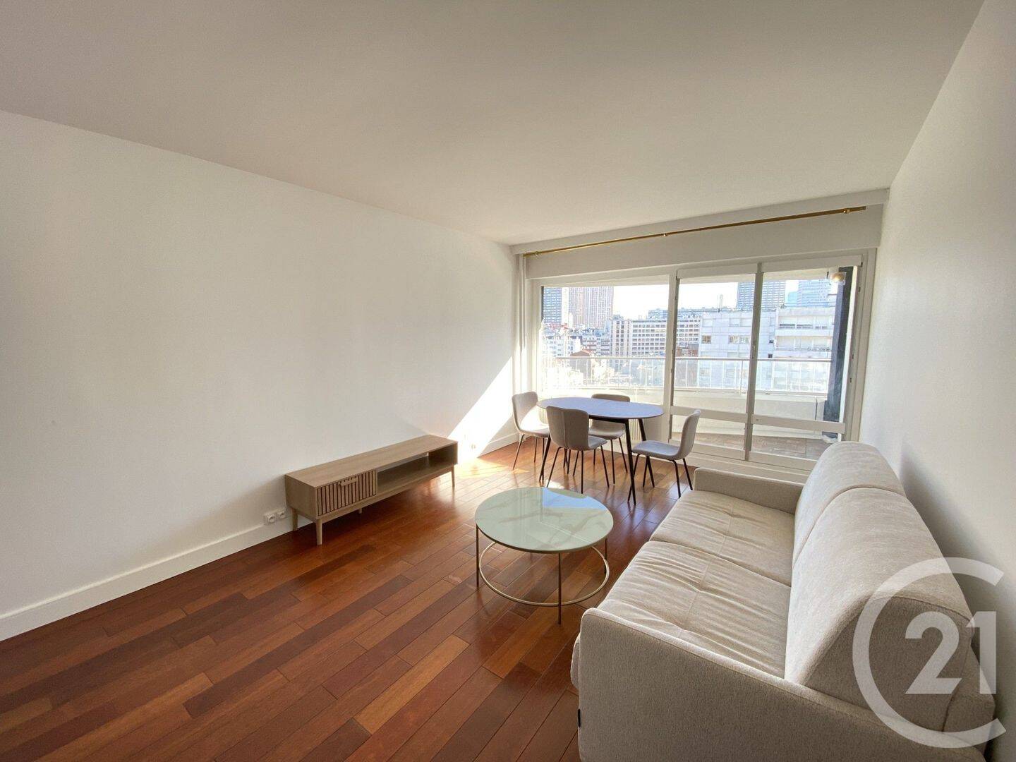 Appartement 2 pièces 55 m² · à Paris 13ème Arrondissement · 54,7 m² · 1 990 €/mois