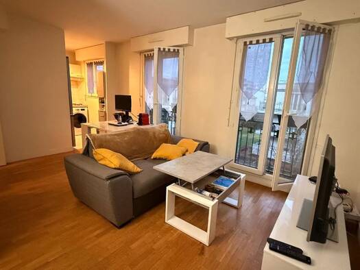 Appartement à louer 1 156 € 2 pièces 1 chambre 39 m² 3ème étage Aristide Briand Montrouge 92120