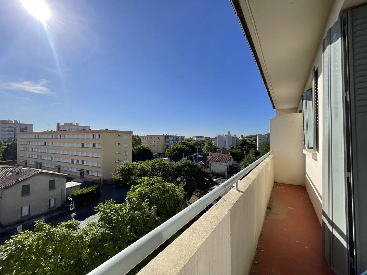 Appartement 4 pièces 64 m² · à Bron · 63,5 m² · 1 250 €