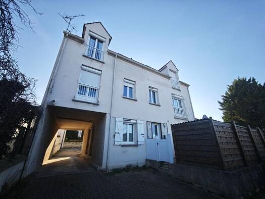 Duplex à louer 640 € 2 pièces 1 chambre 35 m² 2 étages Centre Bourg Épône 78680