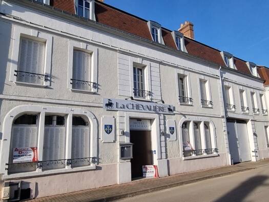 Immeuble à vendre 630 000 € 990 m² Le Prieure Est-Ecarts Saint-Florentin 89600