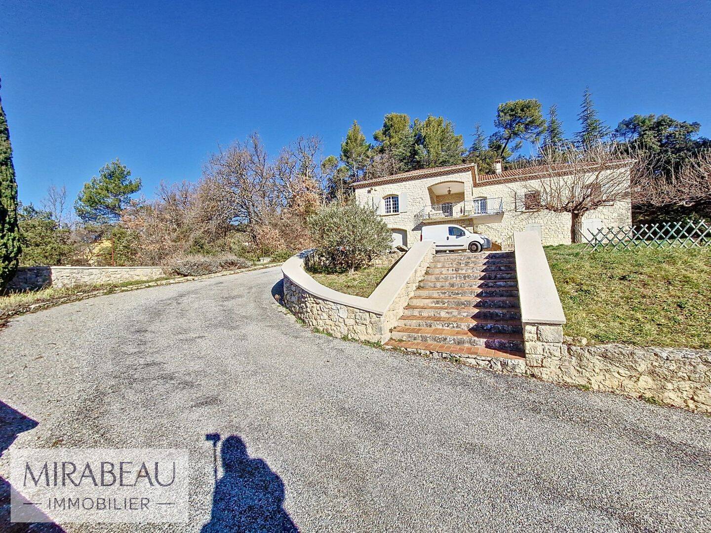 Maison 6 pièces 203 m² · à Mirabeau · 203 m² · 1 430 €