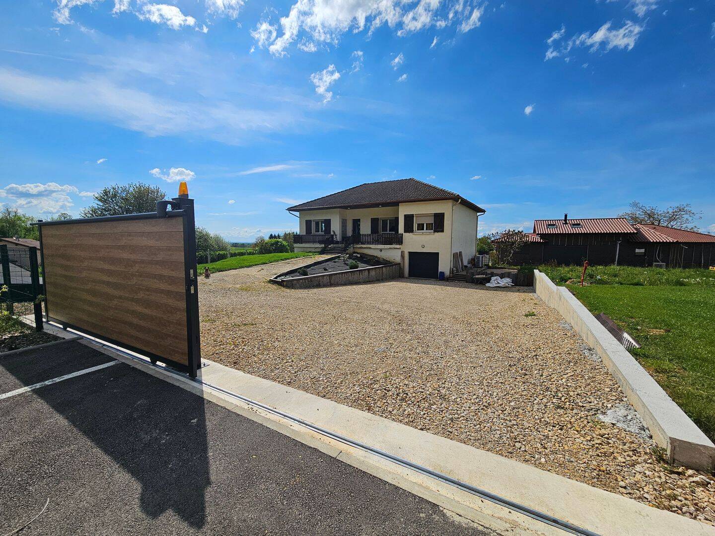 Maison 4 pièces 105 m² · à Val-Revermont · 105 m² · 248 000 €