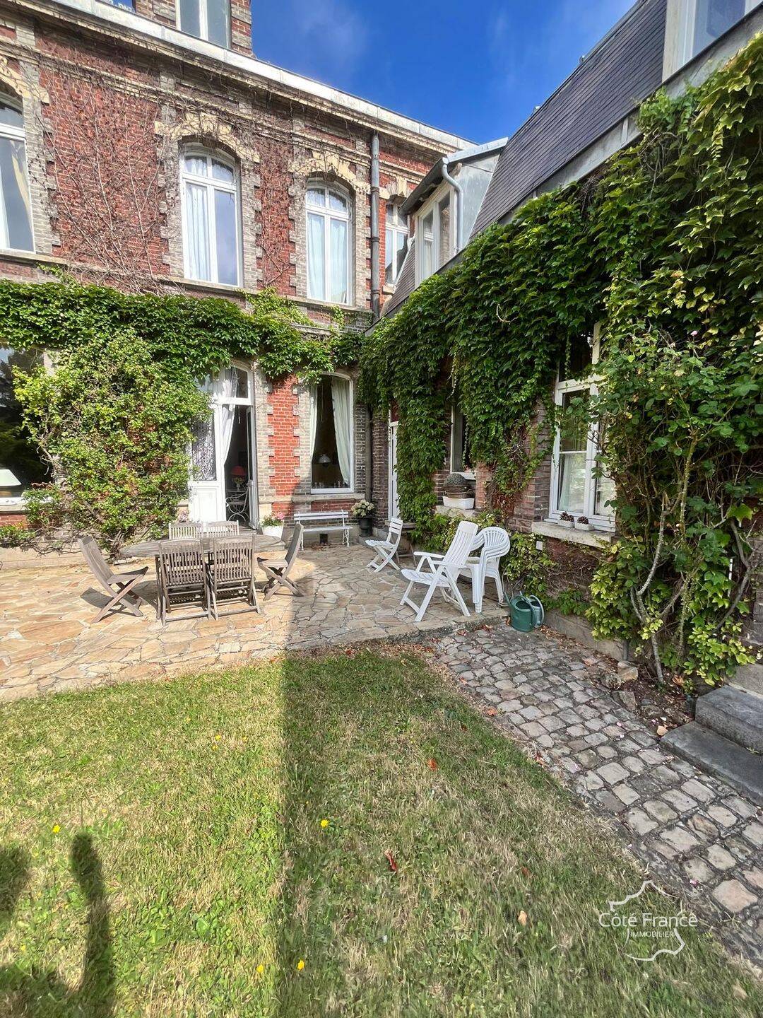 Maison 12 pièces 352 m² · à Le Cateau-Cambrésis · 352 m² · 283 000 €