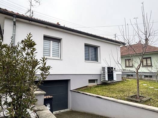 Maison de plain-pied à vendre 360 000 € 5 pièces 4 chambres 90 m² 447 m² de terrain Sud Sausheim 68390