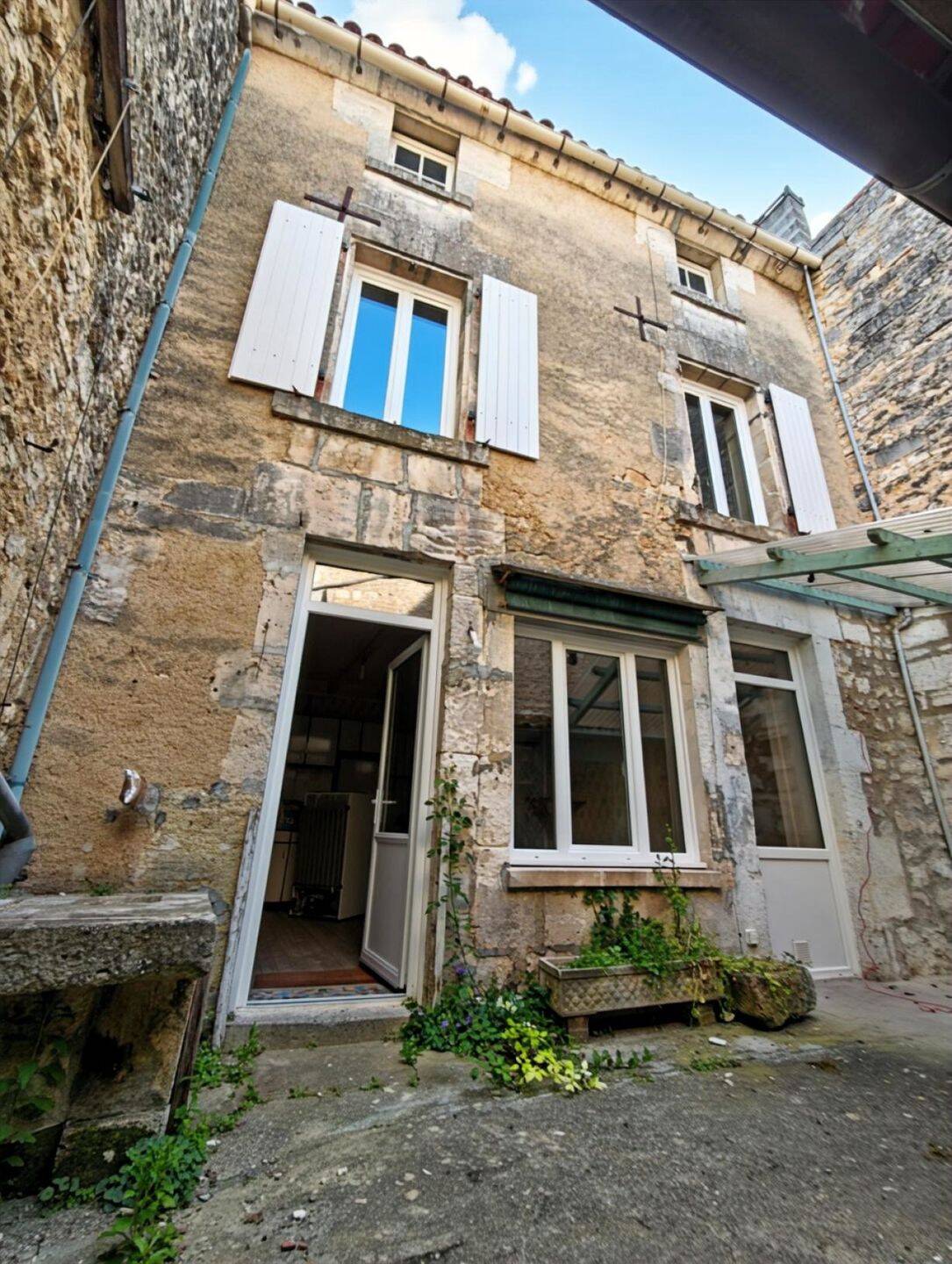 Maison 7 pièces 110 m² · à Châteauneuf-sur-Charente · 110 m² · 138 000 €