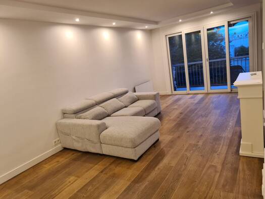 Appartement à louer 3 000 € 3 pièces 2 chambres 77 m² Étage 4/7 La Plaine des Sablons Neuilly-sur-Seine 92200