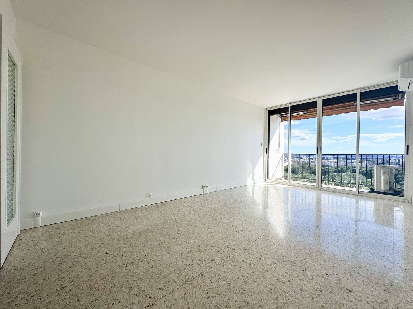 Appartement 3 pièces 65 m² · à Nîmes · 64,5 m² · 790 €