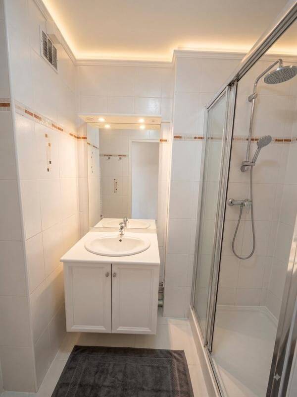Appartement 3 pièces 54 m² · à Grenoble · 54 m² · 105 000 €