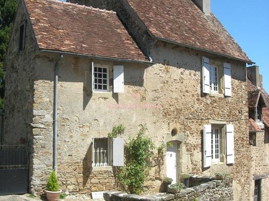 Maison à vendre 277 500 € 7 pièces 3 chambres 158 m² Saint-Benoît-du-Sault 36170