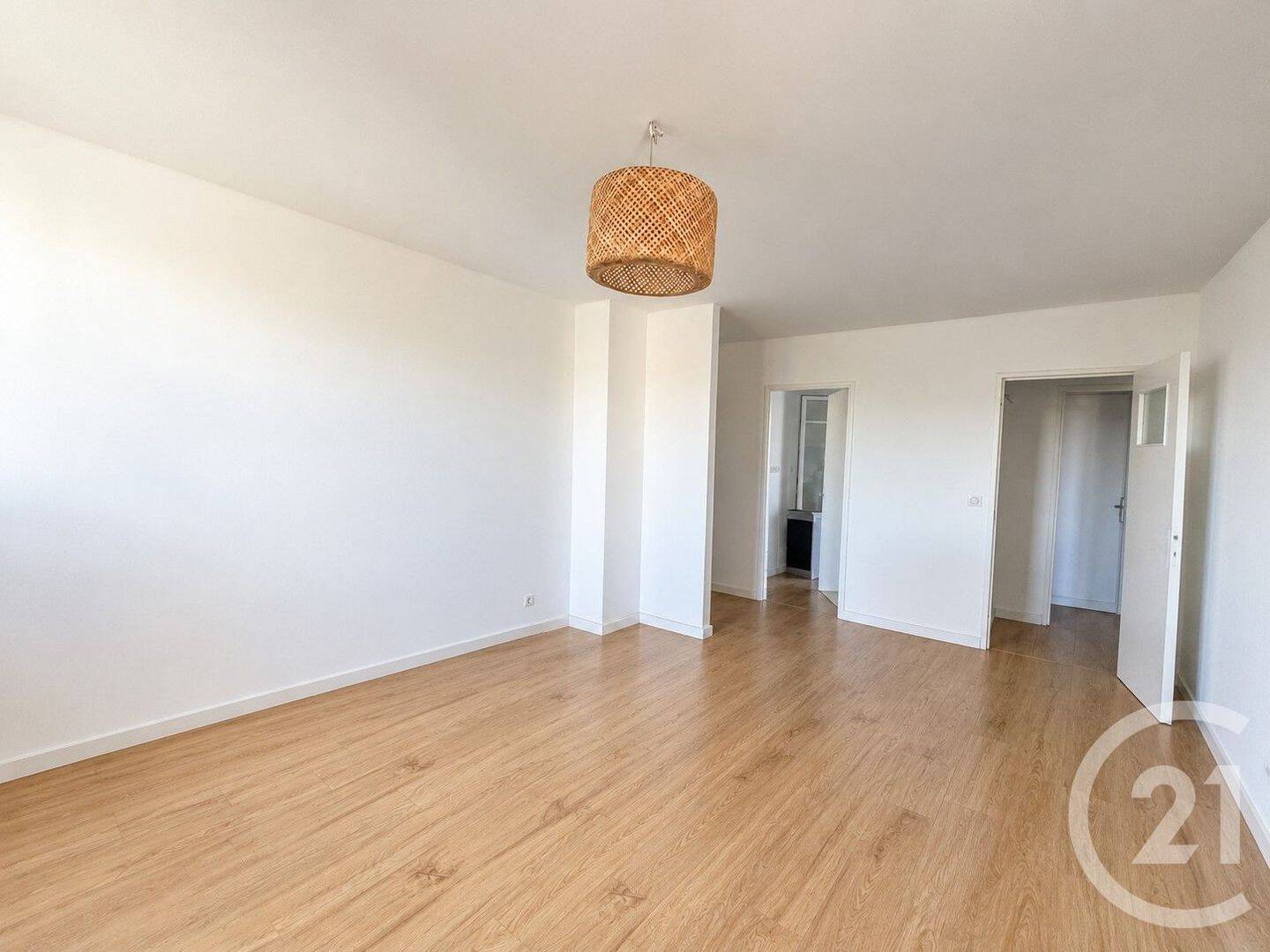 Appartement 3 pièces 57 m² · à La Valette-du-Var · 56,8 m² · 923 €/mois