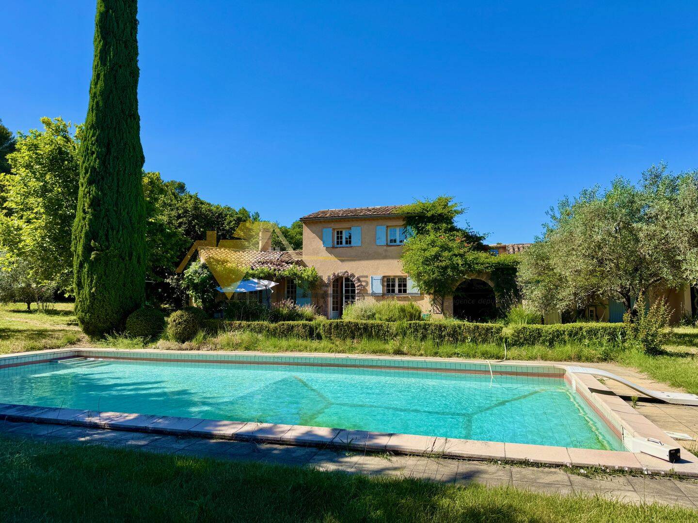 Maison 4 pièces 138 m² · à Vaison-la-Romaine · 138 m² · 480 000 €