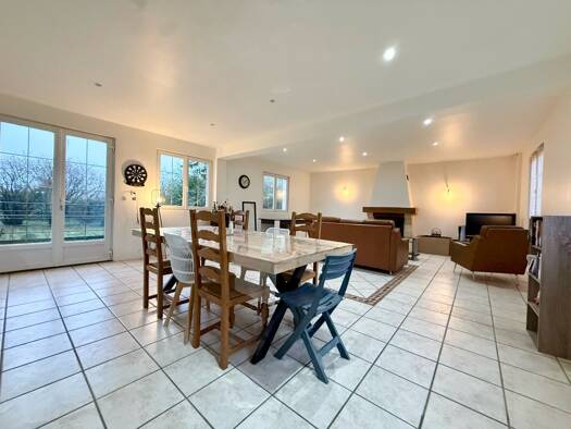 Maison à vendre 238 000 € 6 pièces 4 chambres 163 m² 2 035 m² de terrain Le Plessier-Rozainvillers 80110