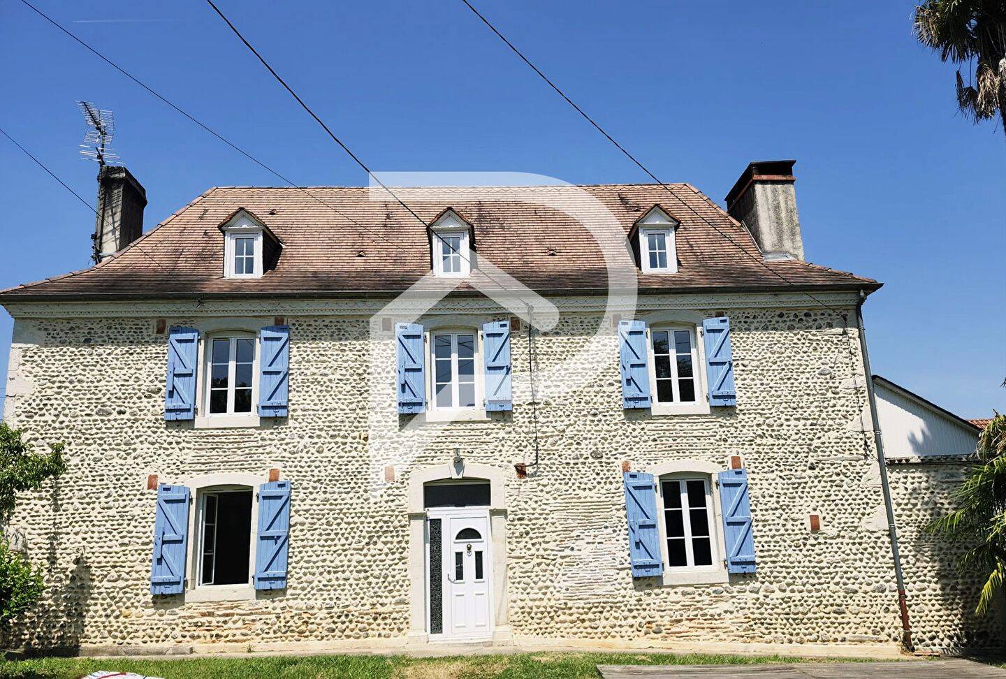 Maison 6 pièces 152 m² · à Mazerolles · 152 m² · 1 135 €