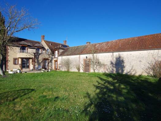 Maison à vendre 219 450 € 7 pièces 5 chambres 194 m² 4 680 m² de terrain Châtillon-Coligny 45230