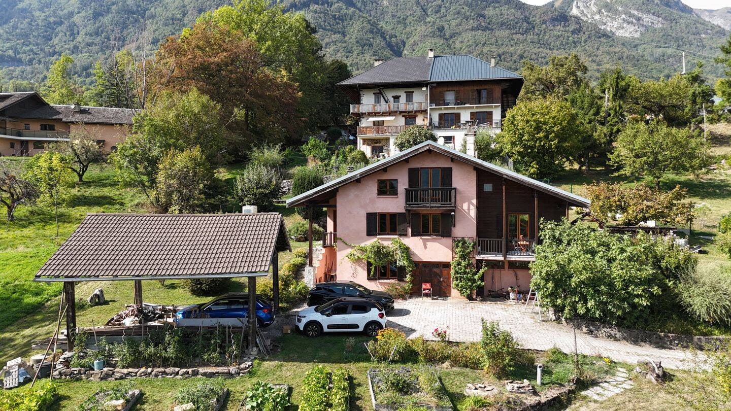 Maison 6 pièces 184 m² · à Mercury · 183,7 m² · 490 000 €