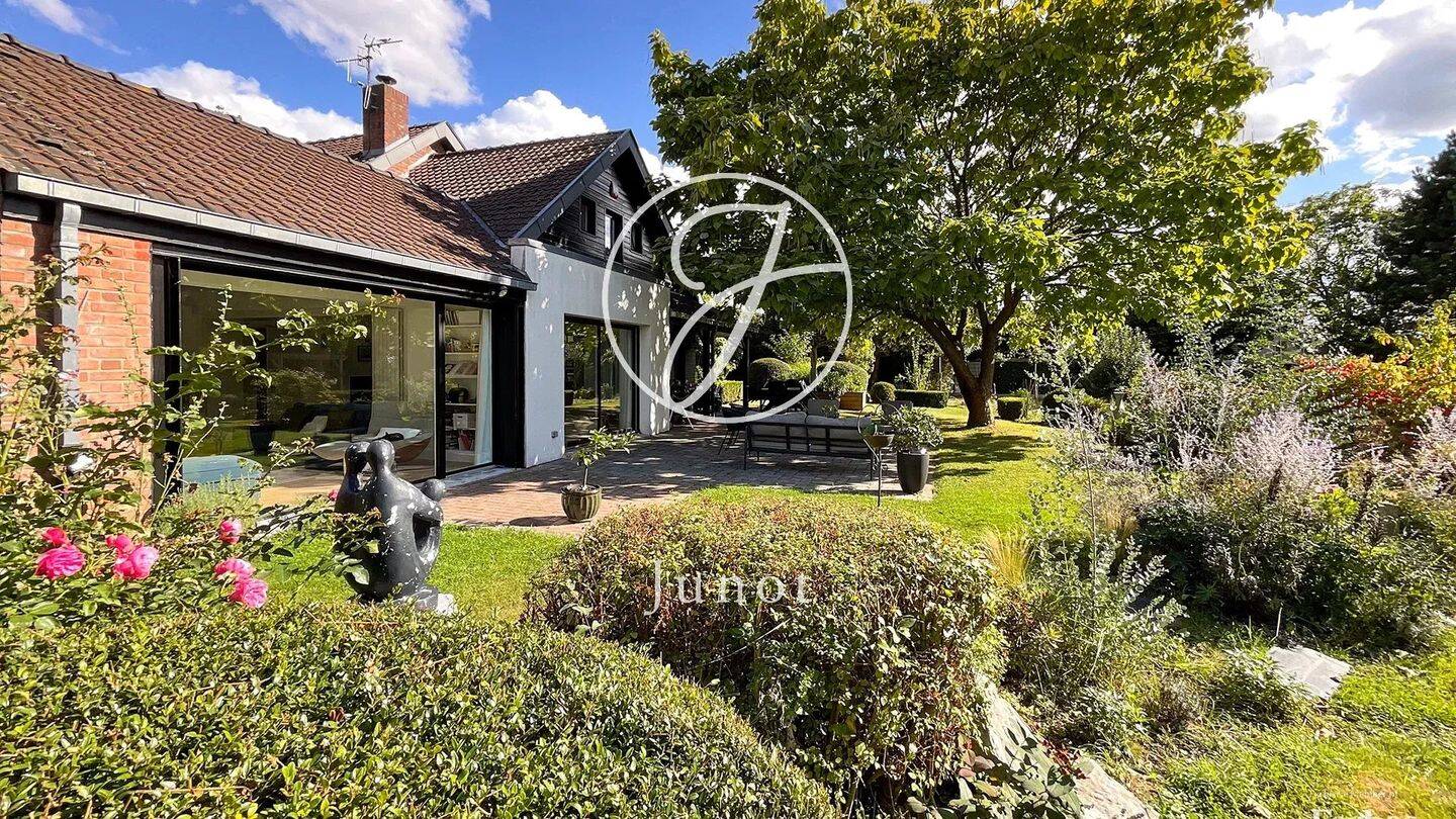 Maison 8 pièces 214 m² · à Camphin-en-Pévèle · 214,3 m² · 945 000 €