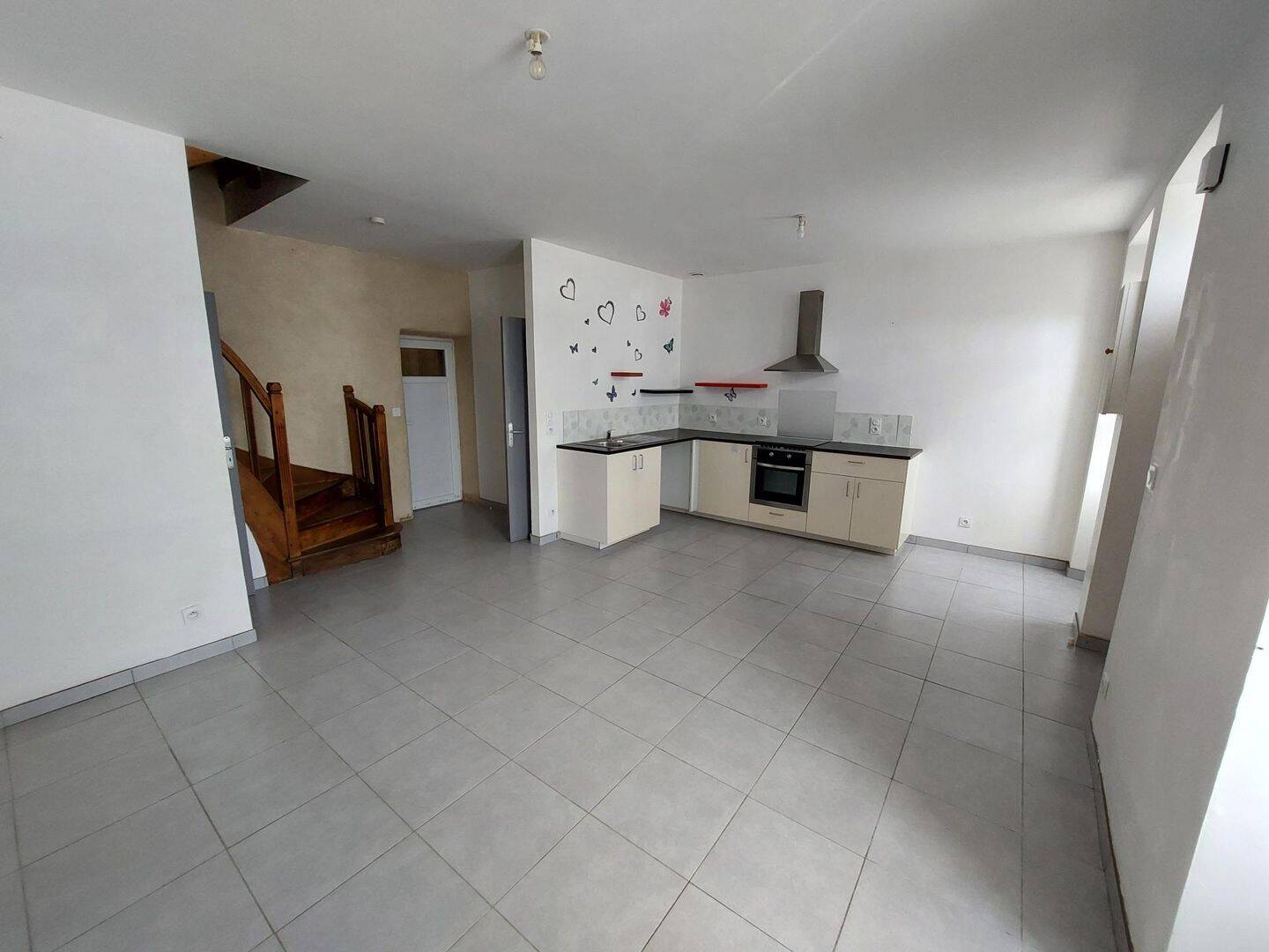 Maison 4 pièces 76 m² · à Carhaix-Plouguer · 76 m² · 88 000 €