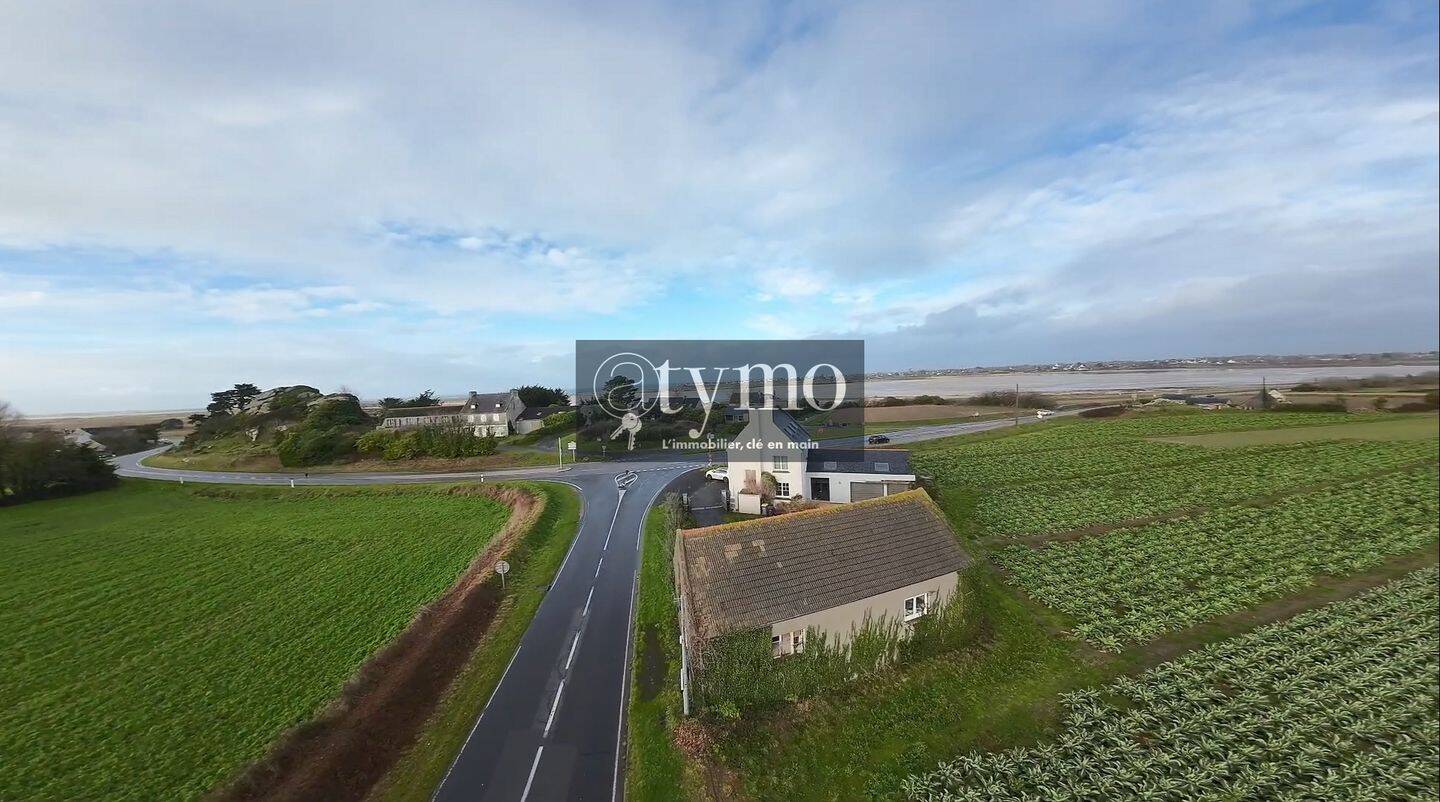 Maison 10 pièces 184 m² · à Plounévez-Lochrist · 184 m² · 355 000 €