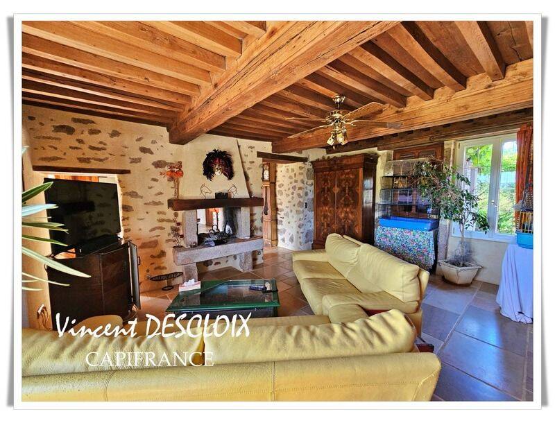 Maison 7 pièces 136 m² · à La Roche-en-Brenil · 136 m² · 330 000 €