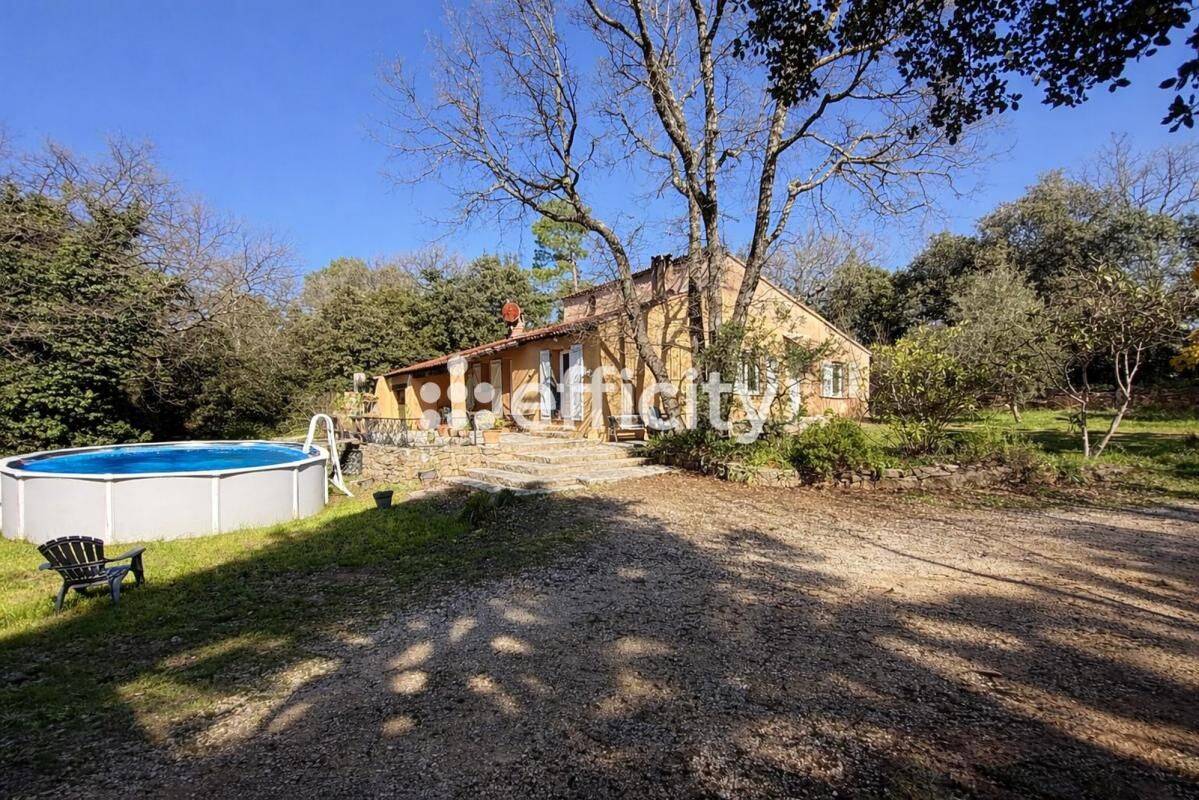 Maison 5 pièces 144 m² · à La Roquebrussanne · 144 m² · 385 000 €