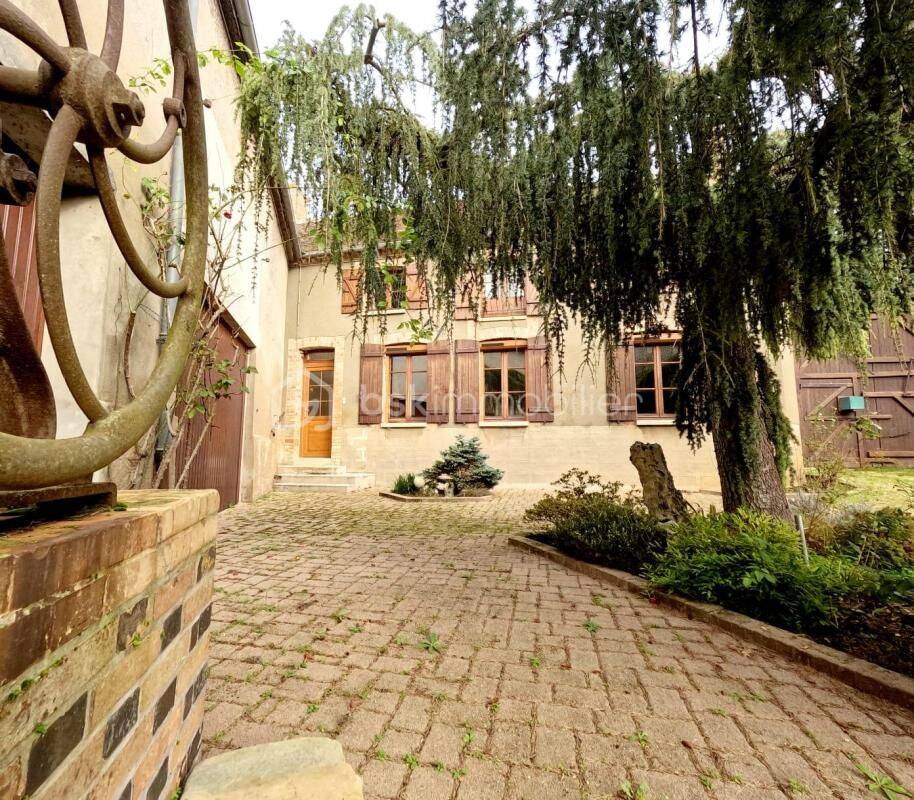 Maison 5 pièces 125 m² · à Courlon-sur-Yonne · 125 m² · 179 500 €