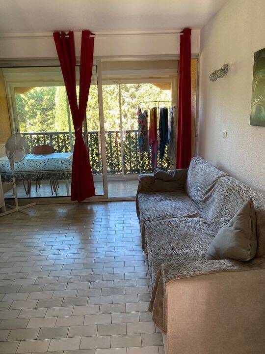 Appartement 1 pièce 20 m² · à Sanary-sur-Mer · 20 m² · 600 €