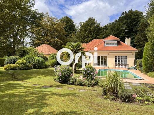 Maison à vendre 937 000 € 5 pièces 4 chambres 166 m² 5 657 m² de terrain Mérignies 59710