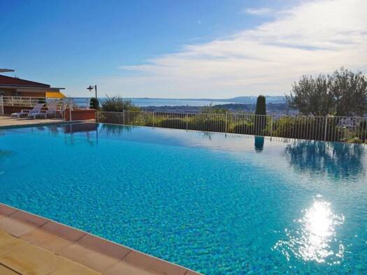 Appartement à louer 1 800 € 3 pièces 2 chambres 65 m² Étage 1/2 Corniche Fleurie Nice 06200