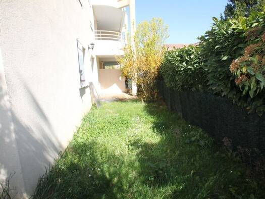 Appartement à louer 803 € 3 pièces 2 chambres 76 m² RDC Chalon-sur-Saône 71100