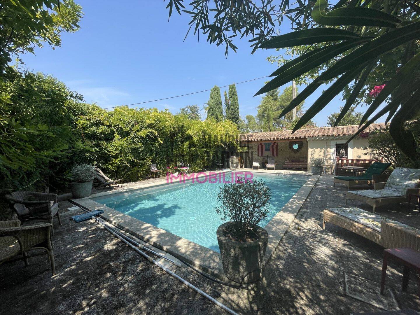 Maison 5 pièces 148 m² · à Le Thor · 148 m² · 950 000 €