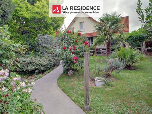 Villa à vendre 693 000 € 8 pièces 4 chambres 166 m² 873 m² de terrain Val Joyeux Les Clayes-sous-Bois 78340