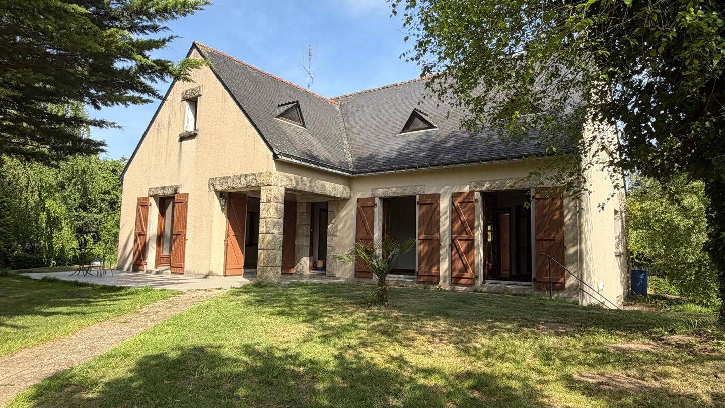 Maison 9 pièces 190 m² · à Guern · 190 m² · 194 000 €