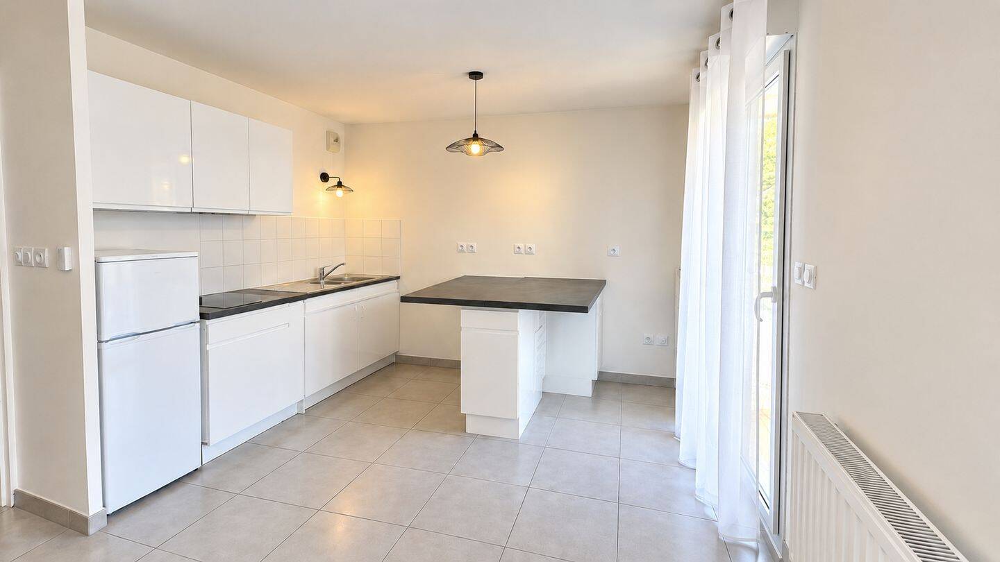 Appartement 2 pièces 38 m² · à Décines-Charpieu · 38,4 m² · 740 €/mois