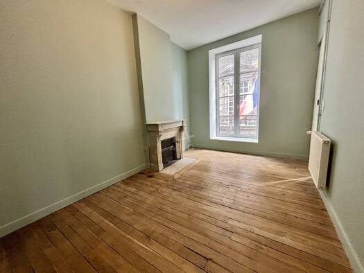 Appartement à vendre 329 000 € 4 pièces 3 chambres 96 m² Étage 2/3 Ballainvilliers Clermont-Ferrand 63000